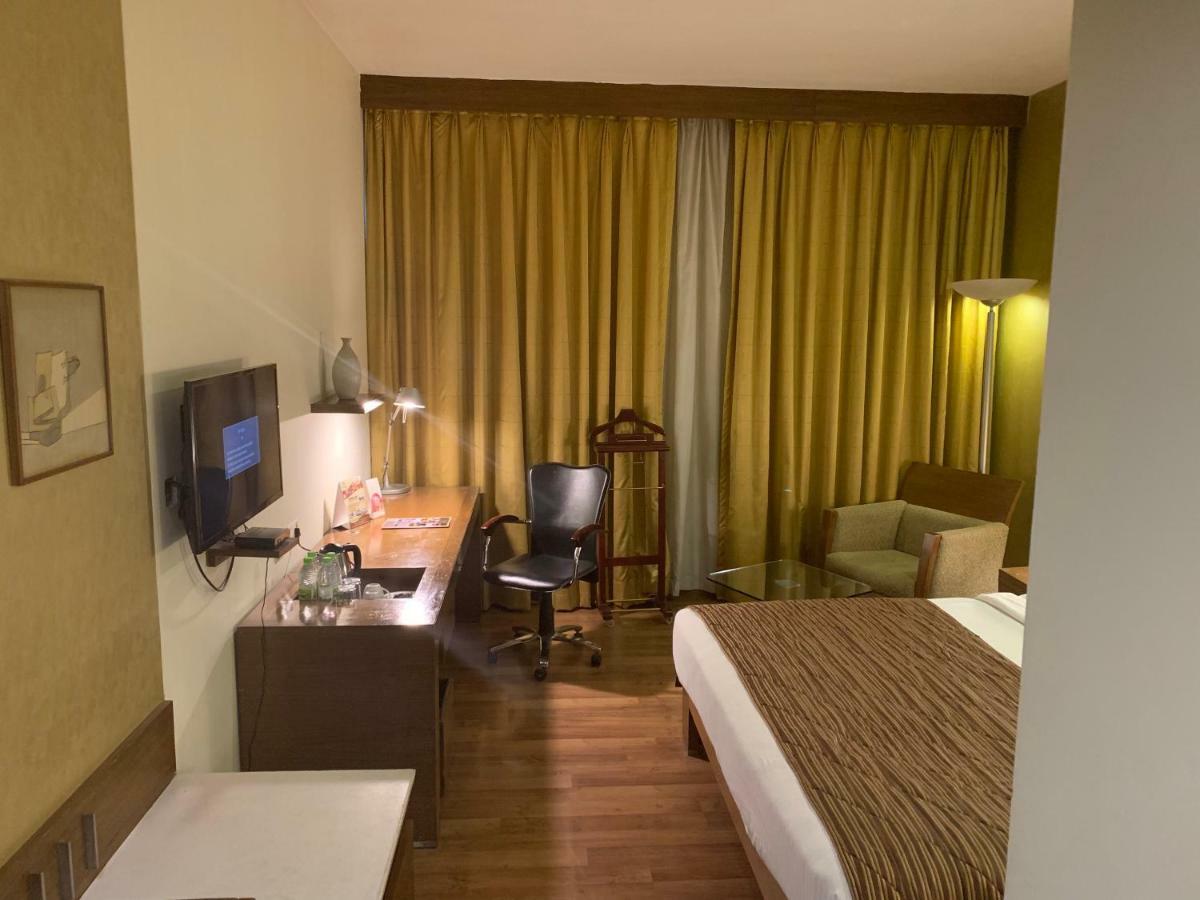 เดอะ มาโนฮาร์ ไฮเดอราบัด Hotel ภายนอก รูปภาพ